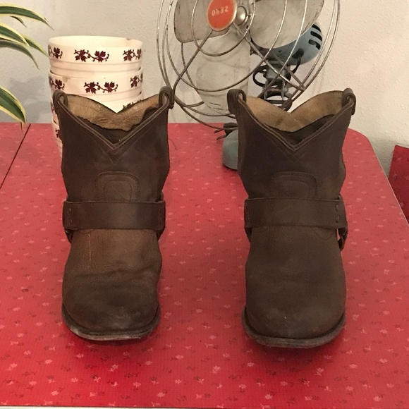 frye wyatt harness boot